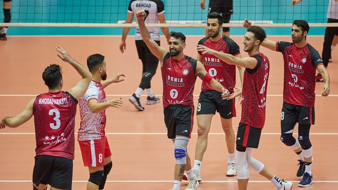 جنگ مدعیان برسر قهرمانی نیم فصل اول/ بازی حساس لبنیات هراز آمل در برابر نماینده یزد