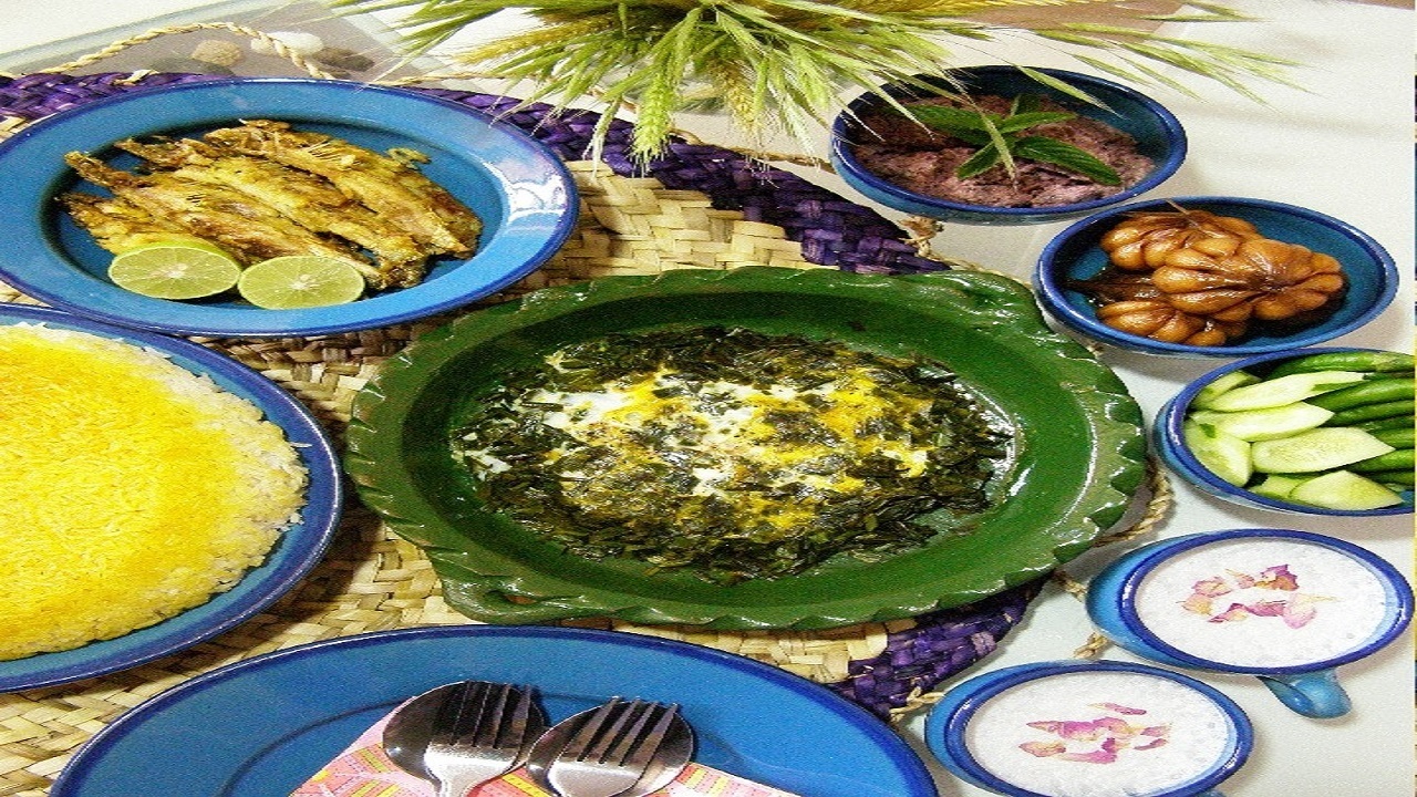 آموزش آشپزی؛ از آش آبغوره تبریزی و پای گوشت و سیب زمینی تا کرم بستنی انار ویژه شب یلدا + تصاویر