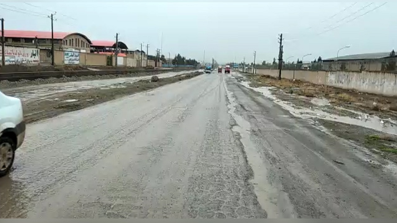 نگاهی به وضع نامناسب جاده در شهرک صنعتی شورآباد + فیلم
