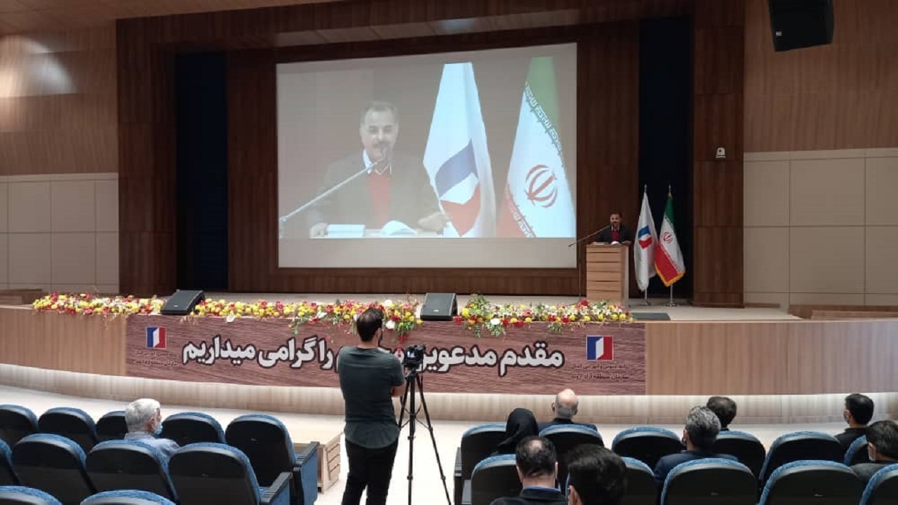 تقدیر از نخبگان و پژوهشگران منطقه آزاد اروند
