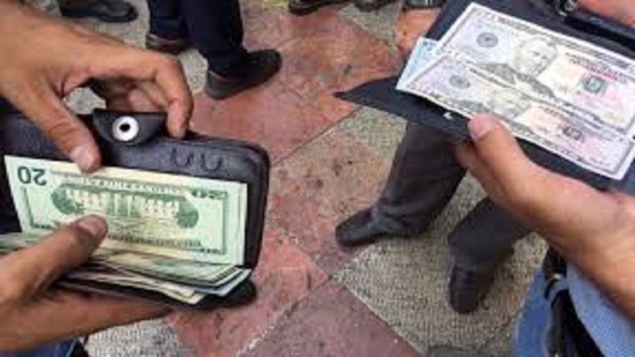 بازی با نرخ ارز؛ برای رفع کسری بودجه!