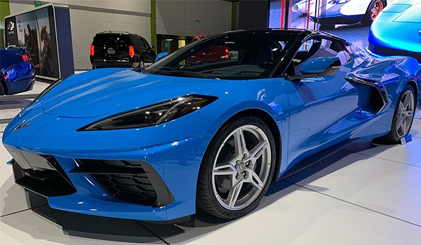 شکار یک Corvette C8 مدل ۲۰۲۱ در خیابان