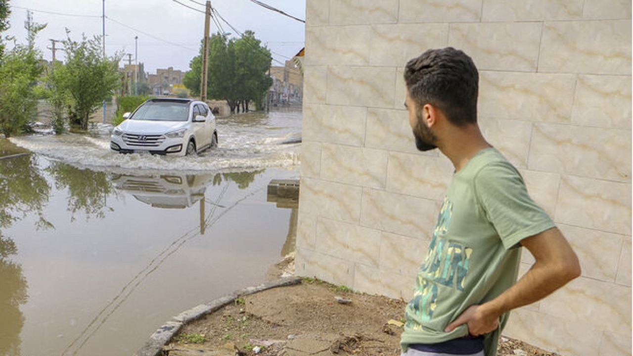 خرمشهر همچنان درگیر آبگرفتگی و پس زدگی فاضلاب است