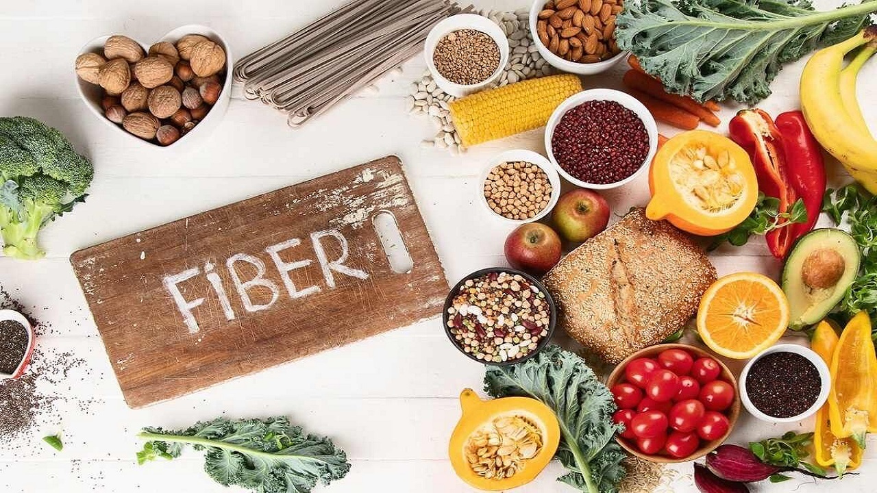 چرا باید به اندازه کافی فیبر بخوریم؟