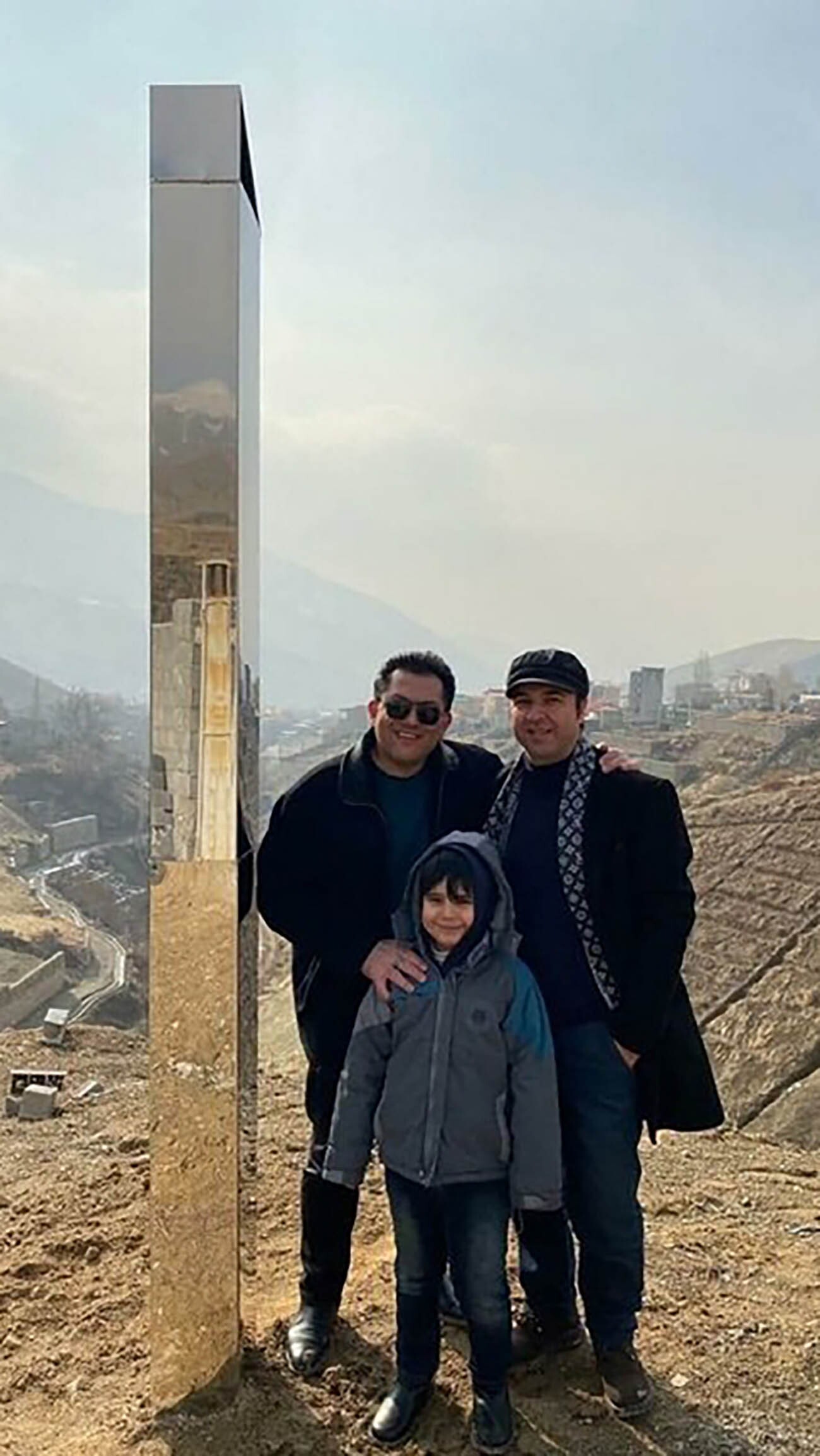 شناسایی سازندگان مونولیت در تهران / آن&zwnj;ها ۲ دکتر بودند + تصاویر