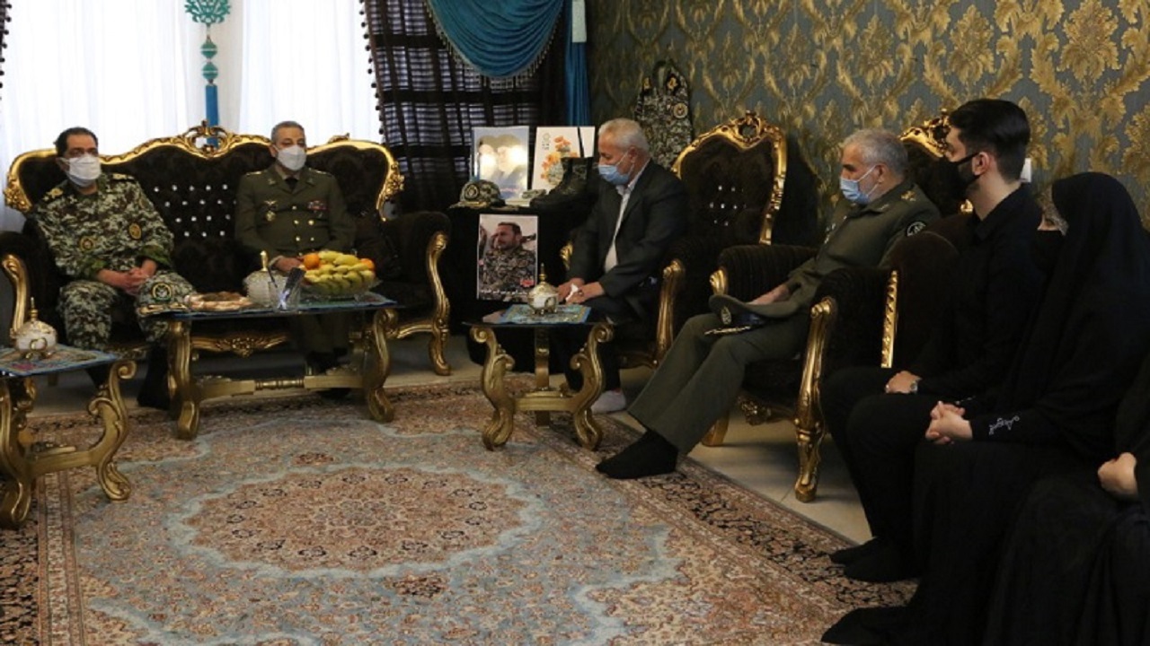 سرلشکر موسوی با خانواده شهید جلیلوند دیدار کرد