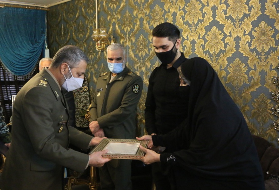 سرلشکر موسوی با خانواده شهید جلیلوند دیدار کرد