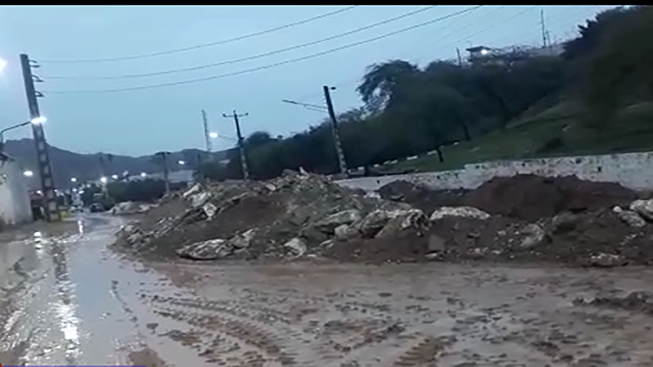 وضع نامناسب جاده در مسجدسلیمان + فیلم