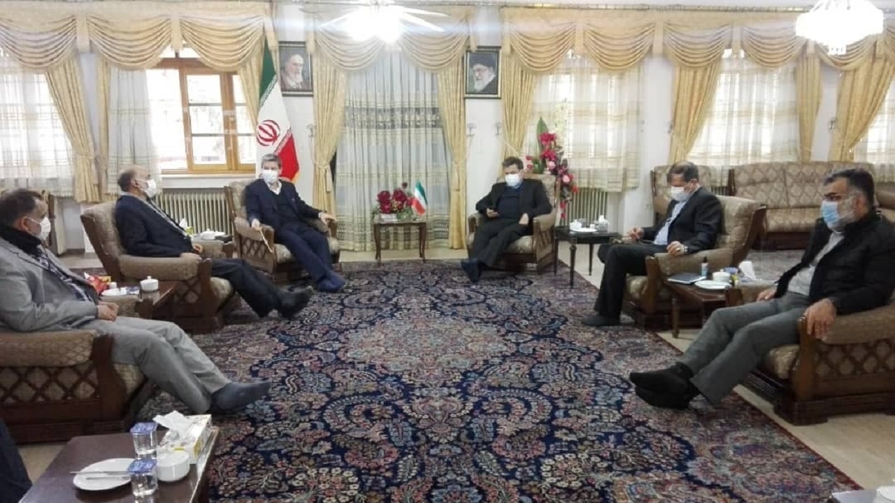 رایزنی برای تسریع در رفع موانع صادراتی سیب درختی