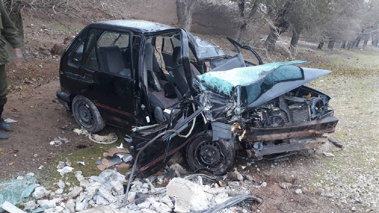 ۷ مصدوم در برخورد پراید با تیر برق در جاده قدیم ساوه-تهران