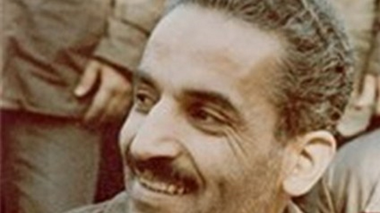 تواضع مثال زدنی شهید رجایی در زمان ریاست جمهوری + فیلم