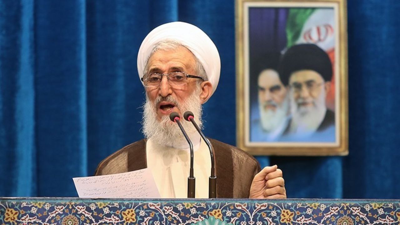 مسئولان نباید امت را از یکپارچگی به دو قطبی برسانند و دشمن شاد کنند