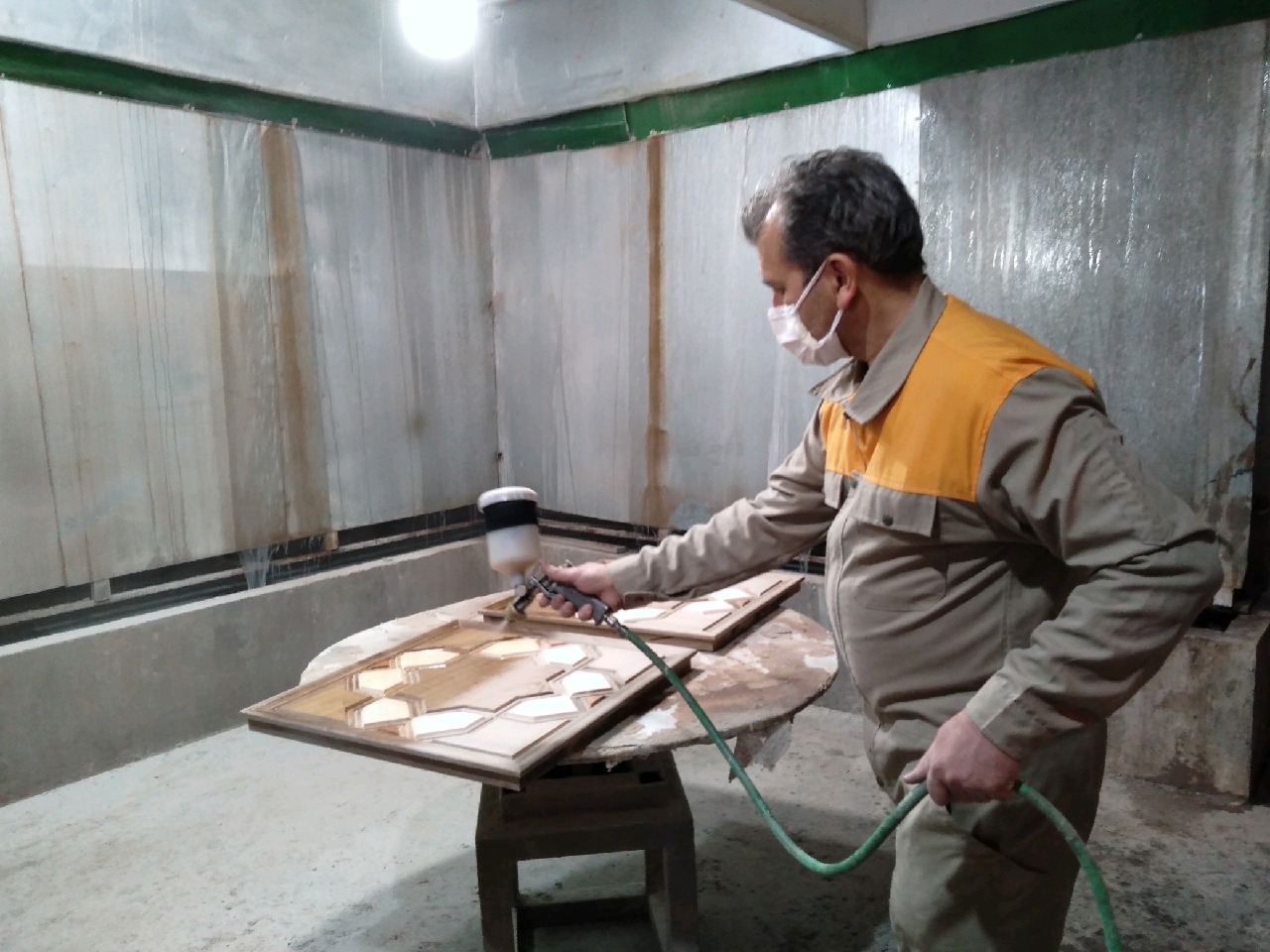 شوک اقتصادی کرونا بر پیکره صنعت خراسان رضوی/  چرخ های ایران خودرو با قدرت می چرخد