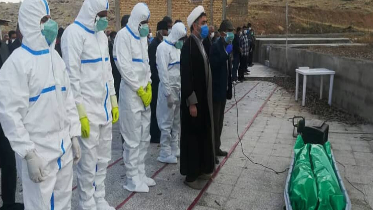 تشییع و خاکسپاری پیکر پدر شهید در پاسارگاد