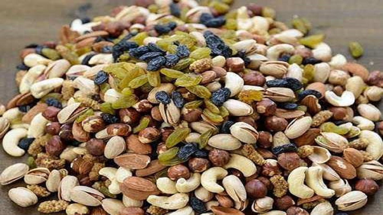 بازار بی رونق آجیل شب یلدا