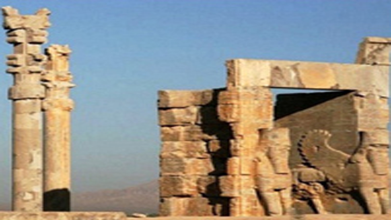 بازدید رایگان پرستاران و کادر درمان از اماکن فرهنگی تاریخی فارس