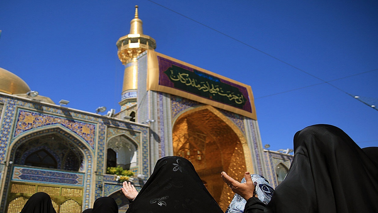 پرستاران و خانواده شهدای مدافع سلامت زائر امام مهربانی‌ها شدند
