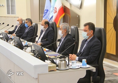 باید کار کردن در کنار کرونا را یاد بگیریم