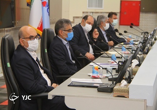 باید کار کردن در کنار کرونا را یاد بگیریم