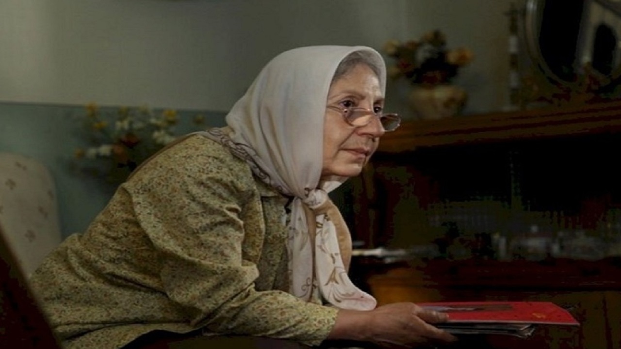 فعلاً بازیگری را کنار گذاشته‌ام/تهیه کننده به من زنگ زد و گفت به هیچ وجه کار نکنم