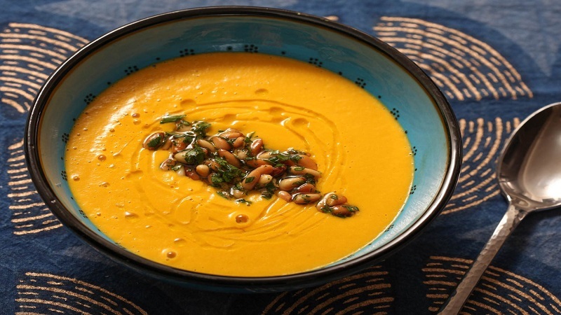 طرز تهیه ۲ سوپ مقوی و ساده برای درمان سرماخوردگی و آنفولانزا
