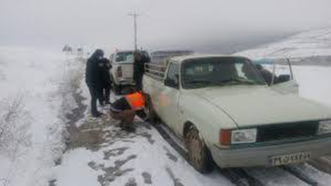 ۴۵ کیلومتر برفروبی و امداد رسانی به ۳۲ خودرو