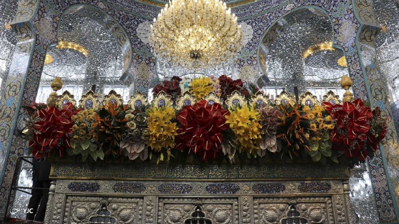حال و هوای حرم حضرت زینب (س) در شب ولادت ایشان + فیلم