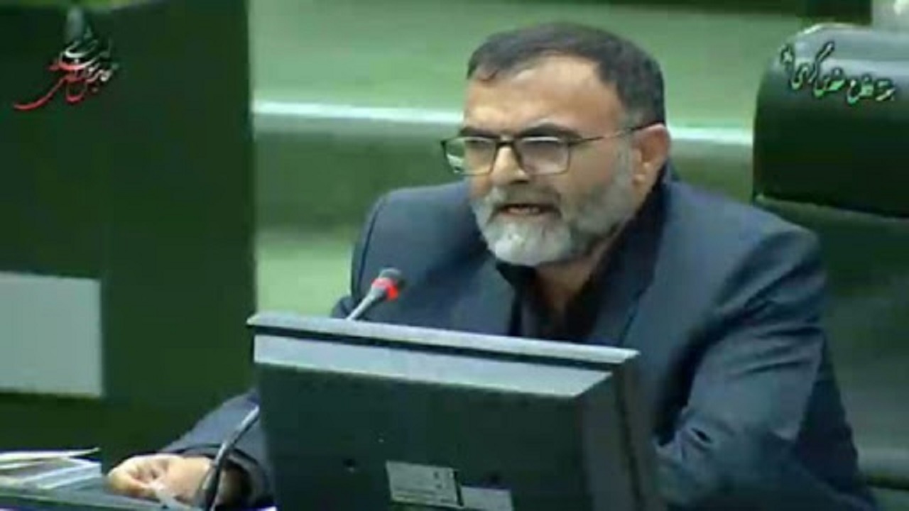 تأسیس فروشگاه‌های بزرگ کالا، کسبه خرده‌پا را نابود کرده است