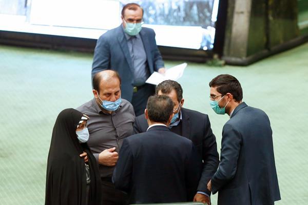 نظامی&zwnj;ها رئیس جمهور بشوند یا نه؟/اصلاح قانون نظام مهندسی &laquo;عادی&raquo; شد