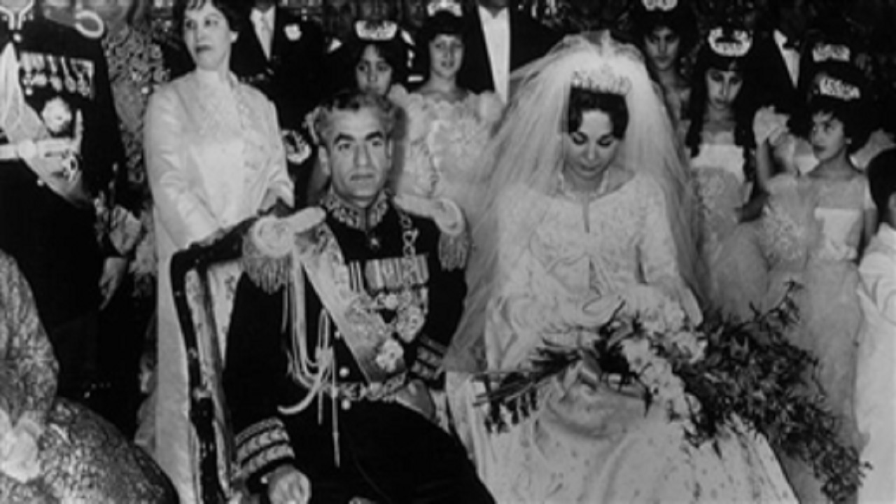 فرح، شریک جرم شاهی که گریخت / از نحوه آشنایی با محمدرضا تا ماجرای ربایش توسط مارکسیست‌ها و خروج از کشور
