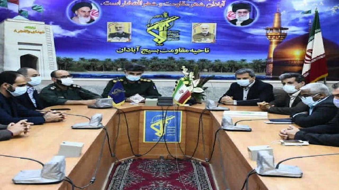 دیدار اعضای شورای شهر و شهردار آبادان با فرمانده بسیج ناحیه مقاومت بسیج شهرستان