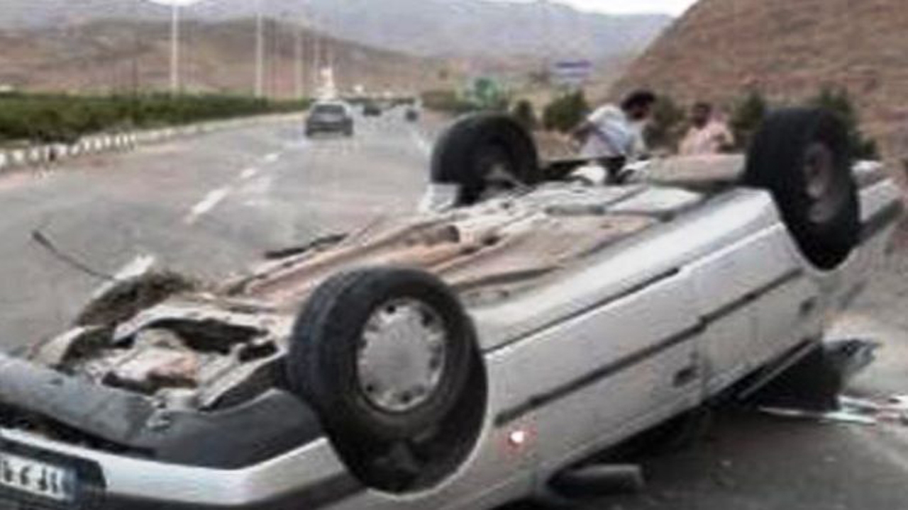 یک کشته بر اثر واژگونی خودرو در جهرم