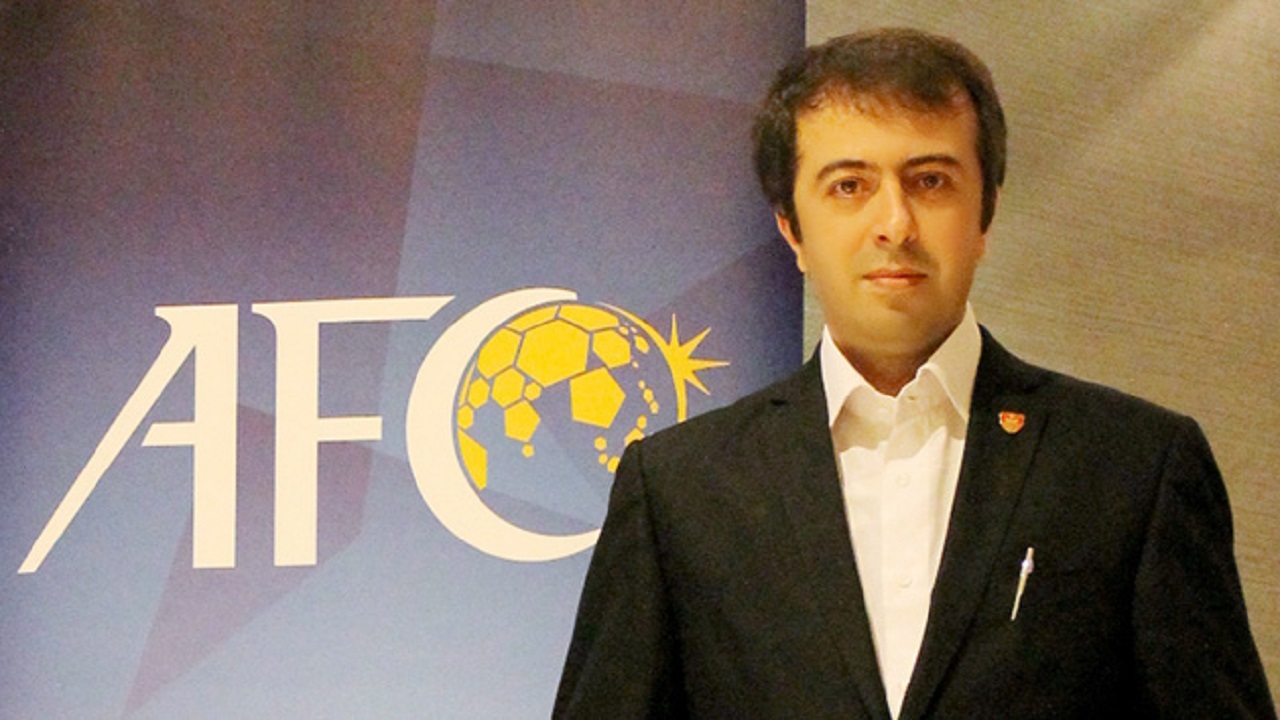 حسینی: قرار شد پول دستیار کالدرون را خارج از Cas بدیم