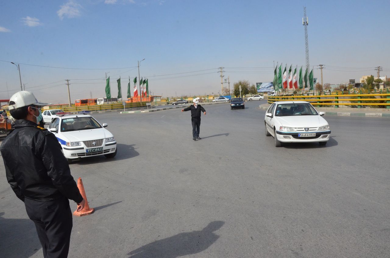 کنترل محدودیت‌های کرونایی در استان مرکزی با ۳۸ تیم پلیس / ۶۳۷ خودرو  ۵۰۰ هزار و یک میلیون تومان جریمه شدند