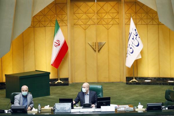 رد پای «مرغ» در صحن علنی مجلس/ یارانه=۲۰ عدد گوجه فرنگی رد پای «مرغ» در صحن علنی مجلس/ یارانه=۲۰ عدد گوجه فرنگی