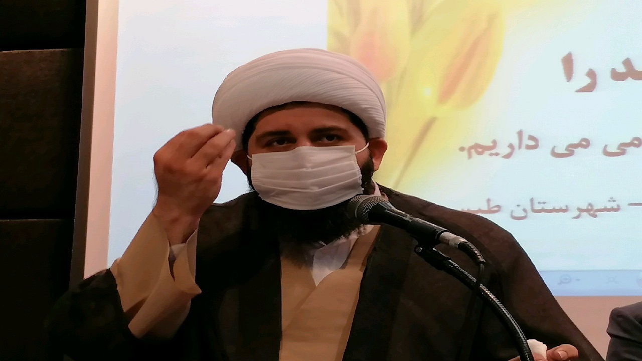 موضوع اصلی در حوزه شبکه‌های اجتماعی، ایجاد پیام رسان داخلی قدرتمند است