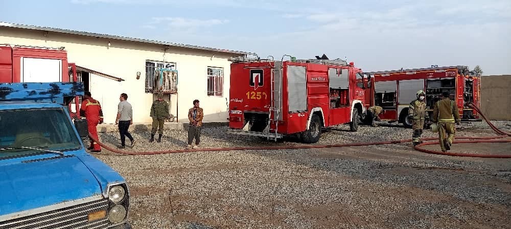 آتش سورزی کارگاه مواد نفتی در جاده ورامین