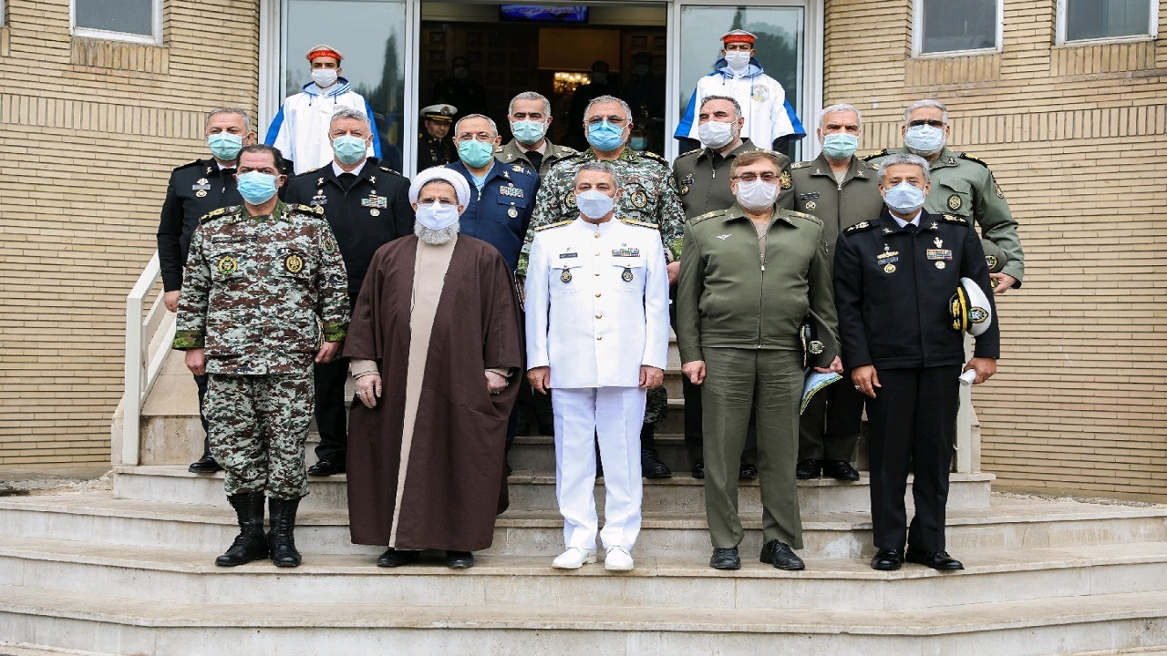 برگزاری جلسه هم افزایی فرماندهان و معاونین ارتش در ستاد نیروی دریایی ارتش