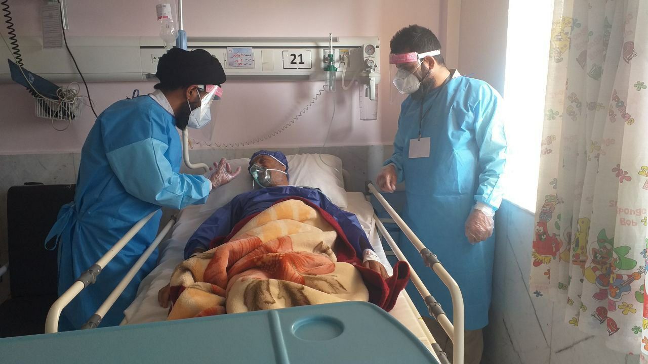 خدمت رسانی روحانیون تربت جام به بیماران کرونایی