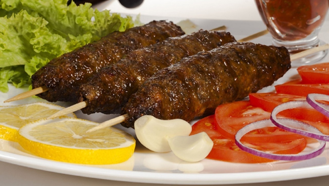 دلایلی که خوابیدن پس از خوردن غذای چرب را برایتان ممنوع می‌کند