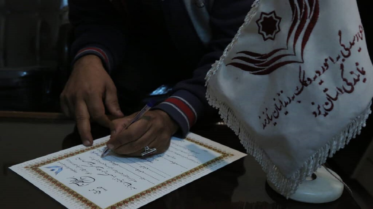 بازنشسته‌ی یزدی ۲ زندانی جرائم غیر عمد را آزاد کرد