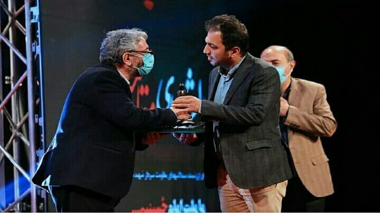 تندیس بهترین فیلمنامه جشنواره مقاومت به آذربایجان‌شرقی رسید