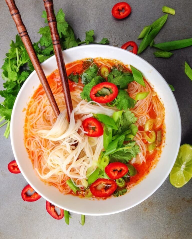 طرز تهیه سوپ نودل و سبزیجات به دو روش چینی و کره&zwnj;ای