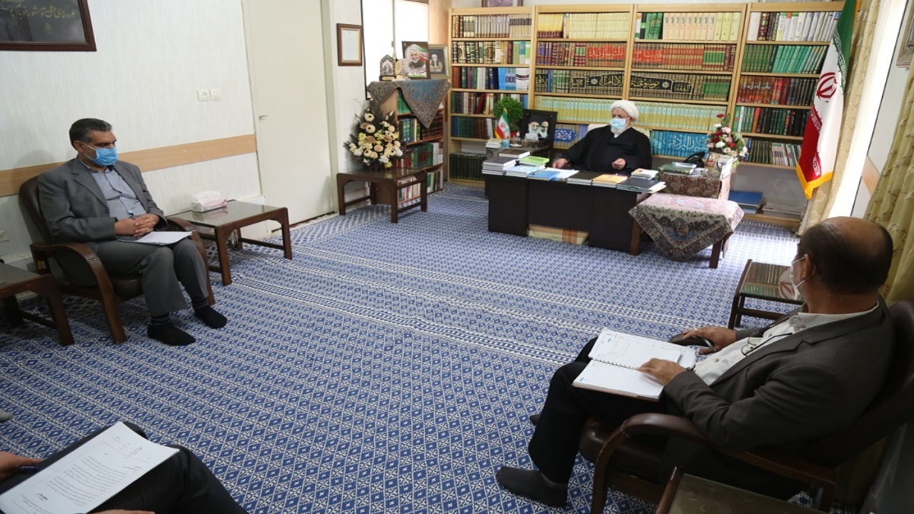 تولیدکنندگان تحریم را جدی بگیرند/ لزوم راه‌اندازی واحد پژوهش در صنایع