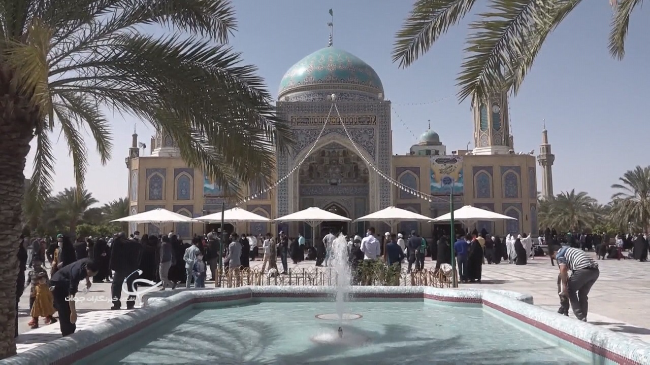 لحظات شیرین تحویل سال در جوار حرم مطهر امامزاده حسین بن موسی الکاظم (ع) طبس
