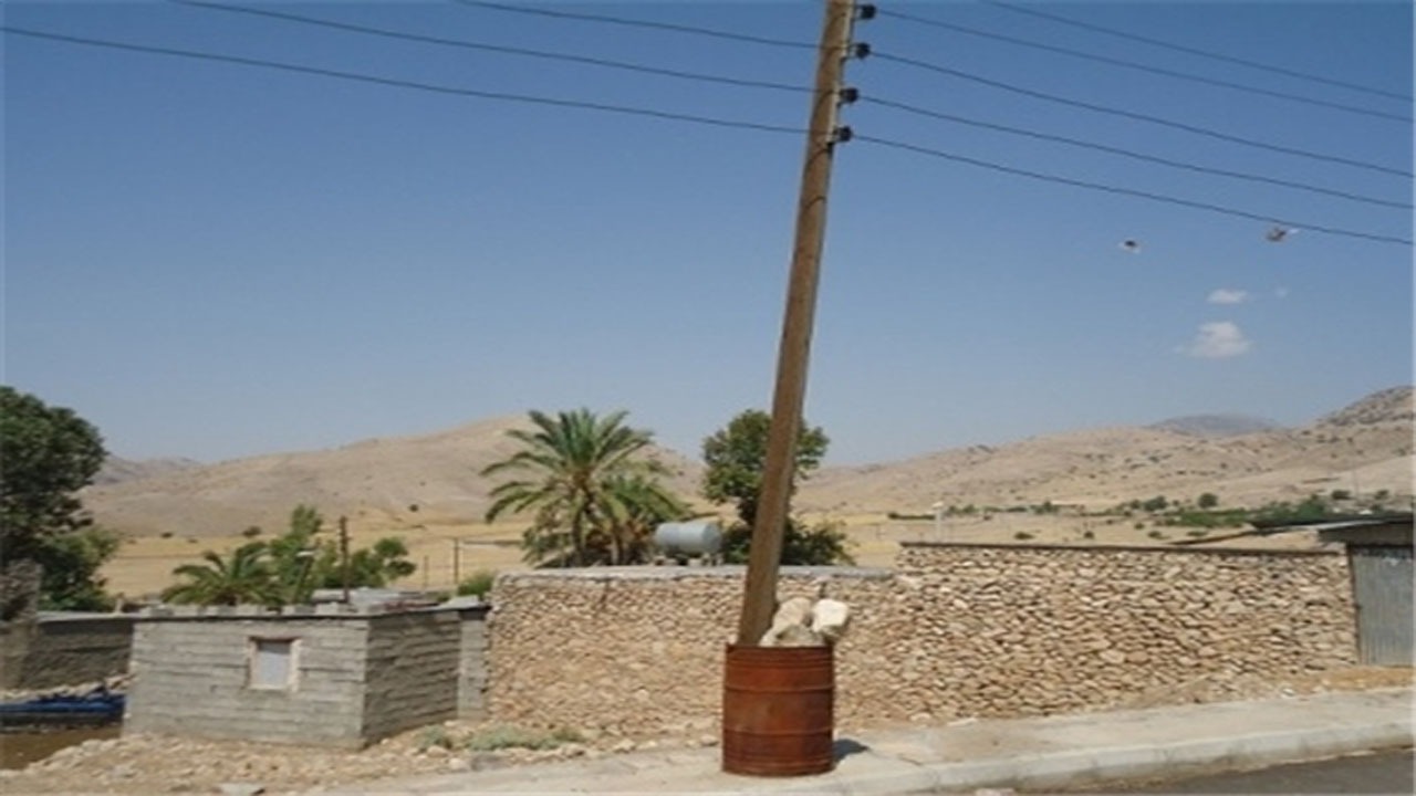 وزش باد و قطعی تیربرق در در روستای لدی + تصاویر