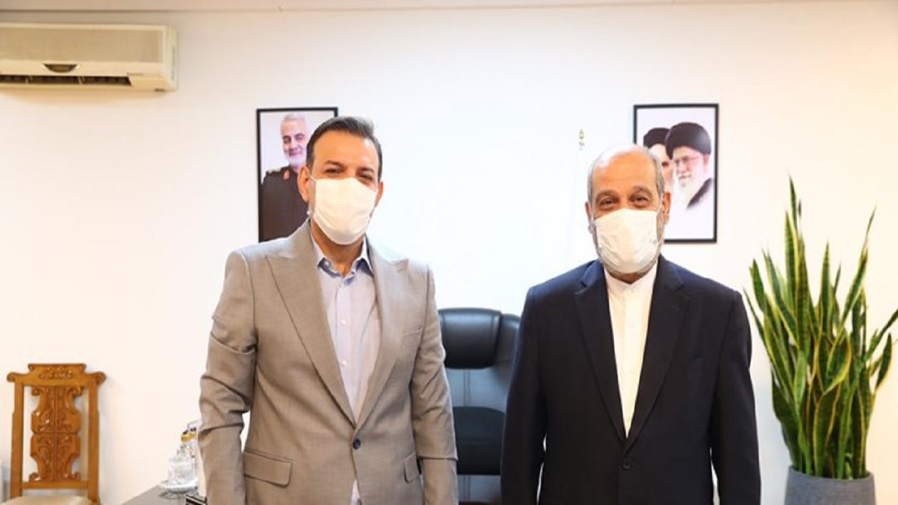 دیدار عزیزی خادم با رئیس مناطق آزاد