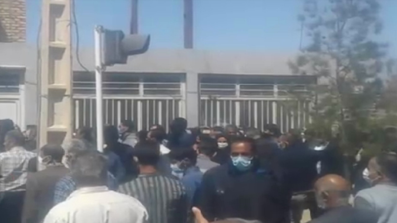 صف های طولانی روغن جامد در خوسف بدون رعایت شیوه نامه های بهداشتی + فیلم