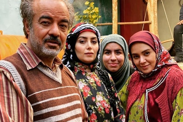 چرا &laquo;روناک&raquo; در &laquo;نون خ&raquo; مردانه رفتار می&zwnj;کند؟ / ماجرای جمله معروف &laquo;دوغ یا نوشابه&raquo;