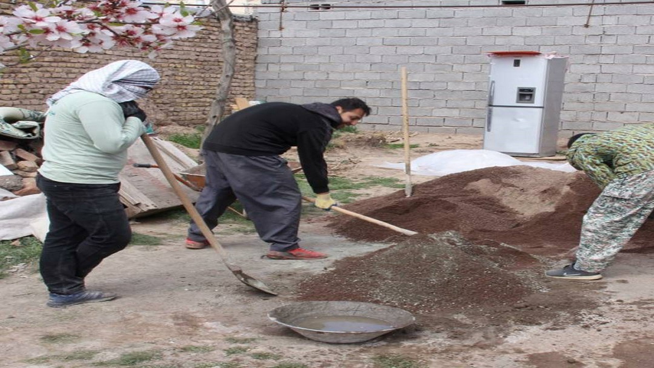 مرمت و بازسازی خانه محرومین در بخش کوهین